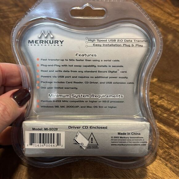 Merkury Innovations Secure Digital Card Reader - Picture 2 of 4